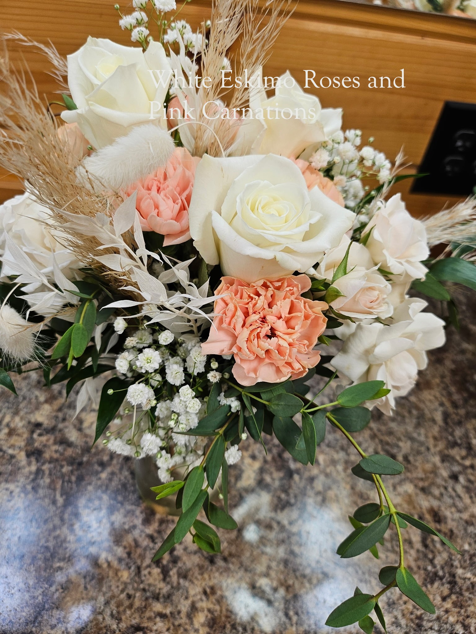 wh n peach bouq